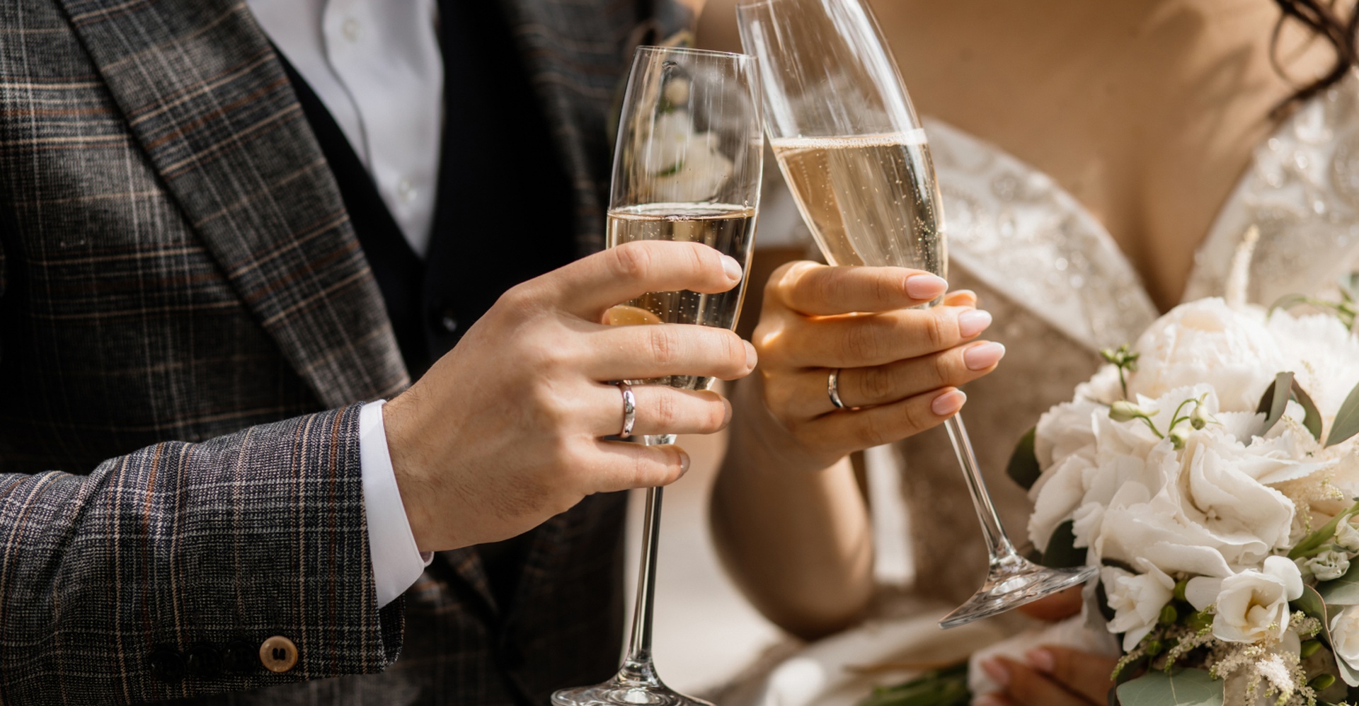 What is included in the wedding package?